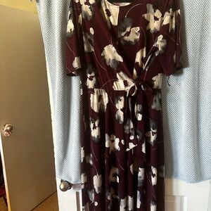 London Times Burgundy and White Floral Maxi Dress